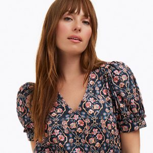 Heidi V-Neck Top in Twilight Vines